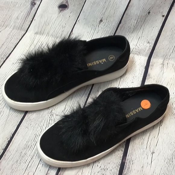 Cute Pom Pom sneakers Black Size 9 Massani - Picture 1 of 8